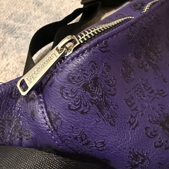 Disney 2018 Haunted Mansion Loungefly Fanny Pack - Picture 2 of 5